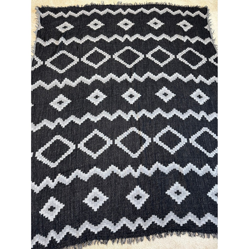 Wilfred Aritzia 100% Wool Fringe Scarf Black Gray Geometric Oversized Wrap